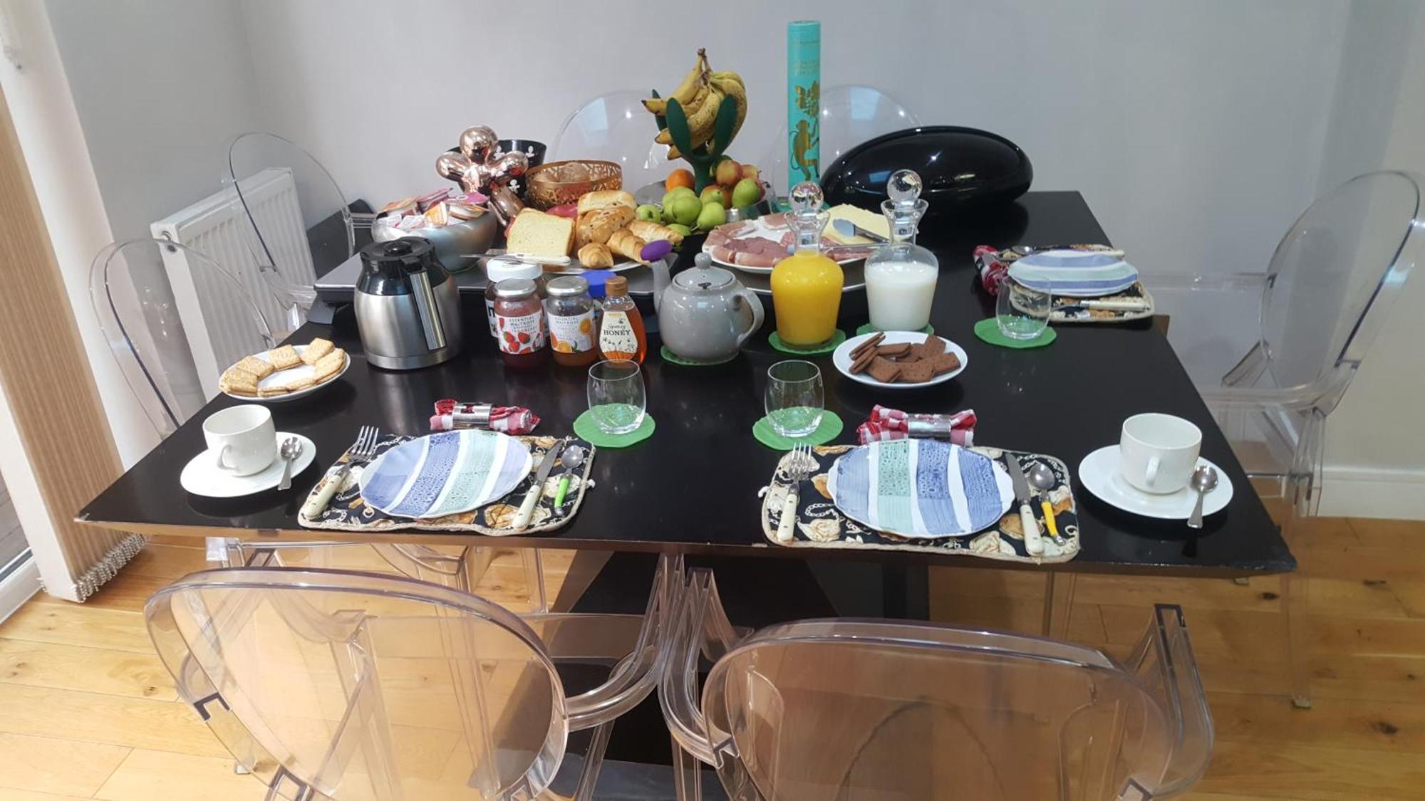 Family Home With Easy Commute To London! Croydon Eksteriør bilde